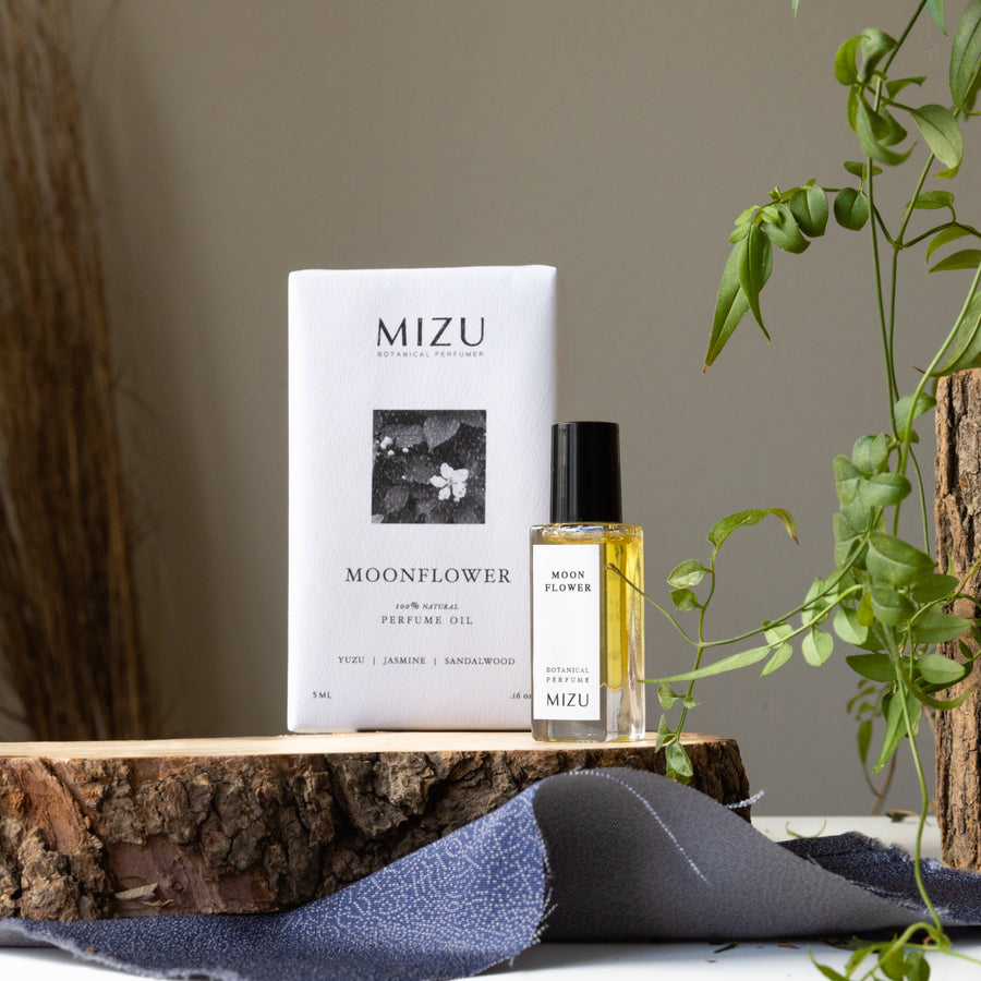 MIZU Moonflower all natural perfume