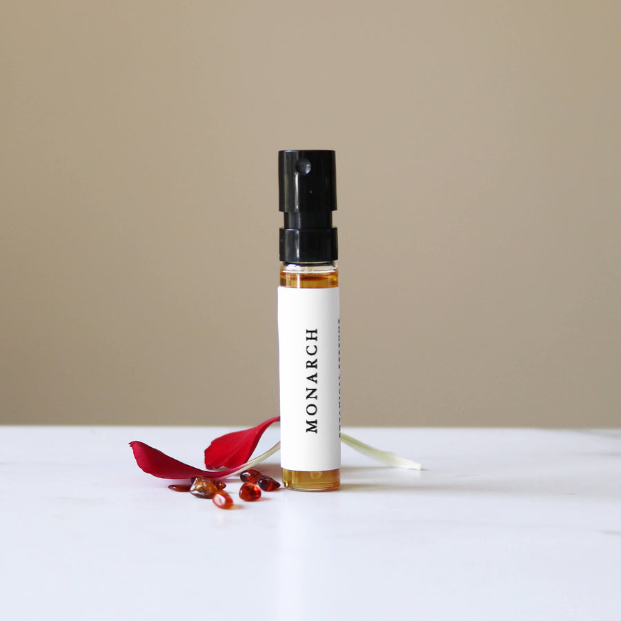 MIZU all natural indie perfume SAMPLE carnation amber