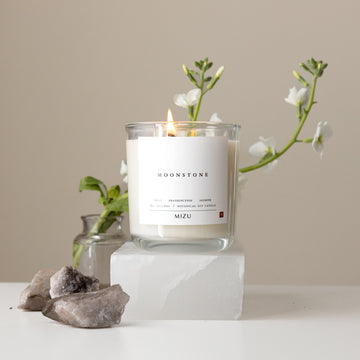 MIZU MOONSTONE ESSENTIAL OIL CANDLE